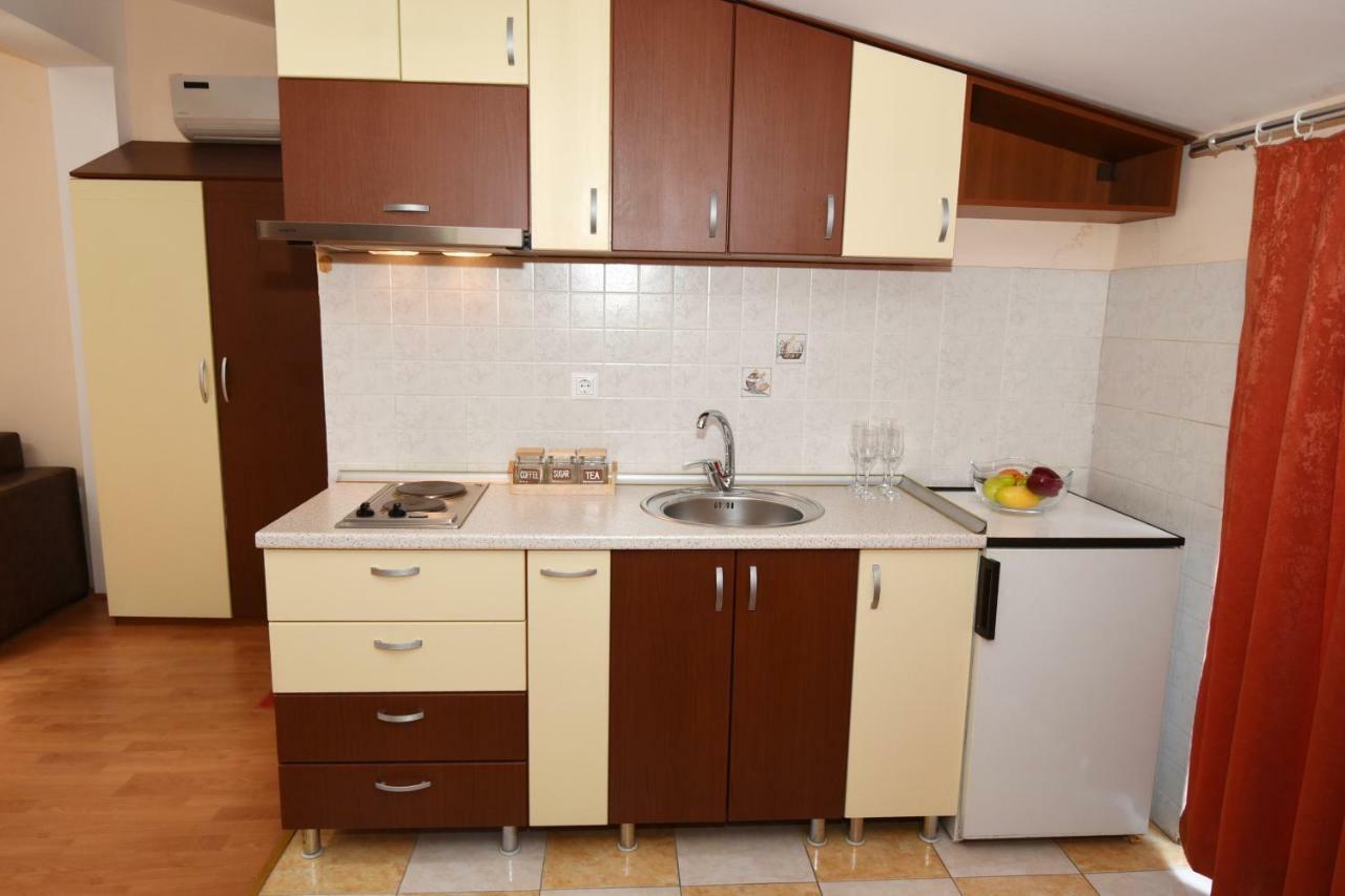 Darni Central Apartments - Bazaar Location With Free Parking Ohri Dış mekan fotoğraf