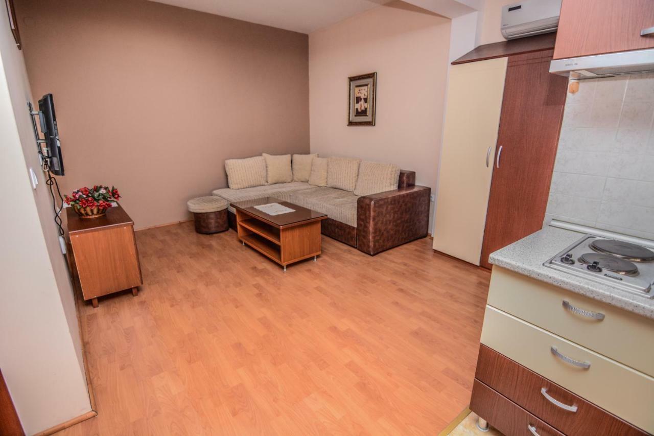 Darni Central Apartments - Bazaar Location With Free Parking Ohri Dış mekan fotoğraf