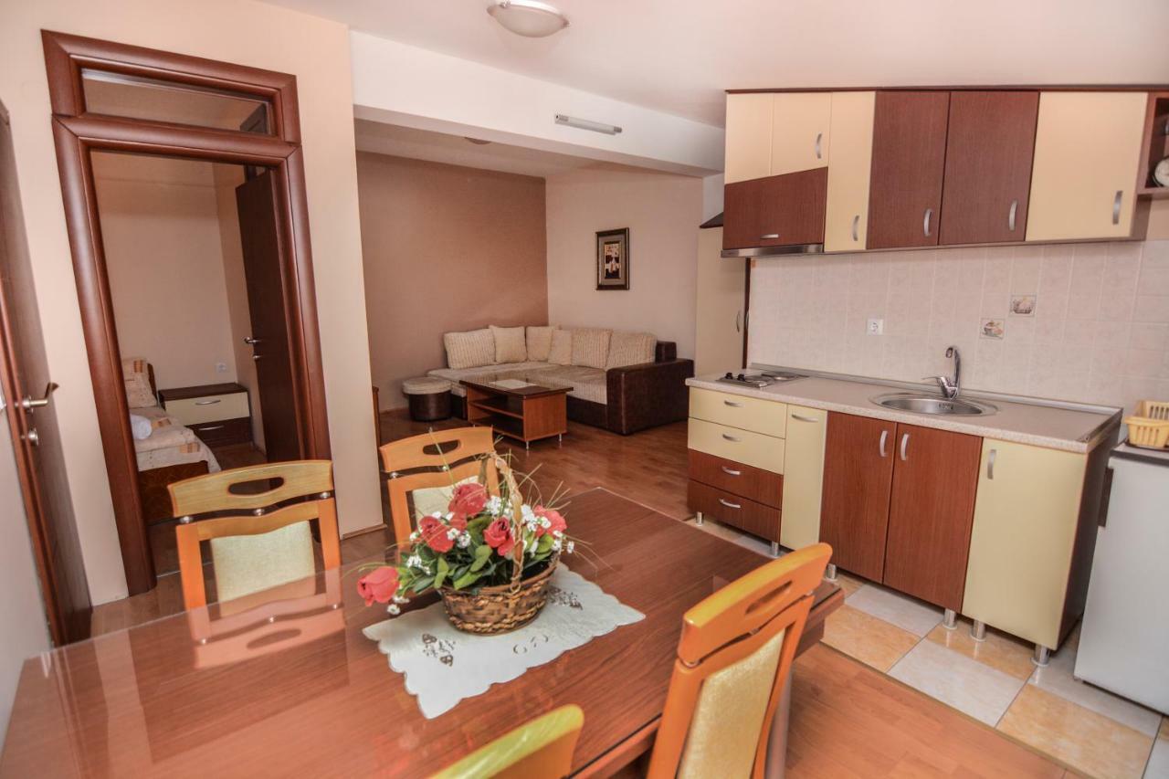 Darni Central Apartments - Bazaar Location With Free Parking Ohri Dış mekan fotoğraf